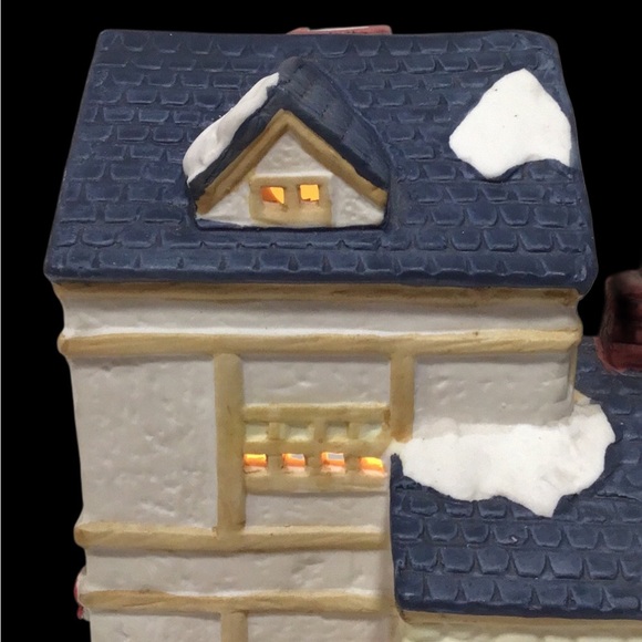 LEMAX Dickensvale Collectibles Porcelain Lighted Christmas Village House - Picture 7 of 11